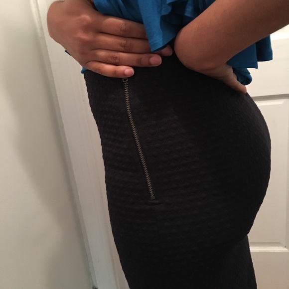 Knit Pencil Skirt (2️⃣ available) - Picture 7 of 7